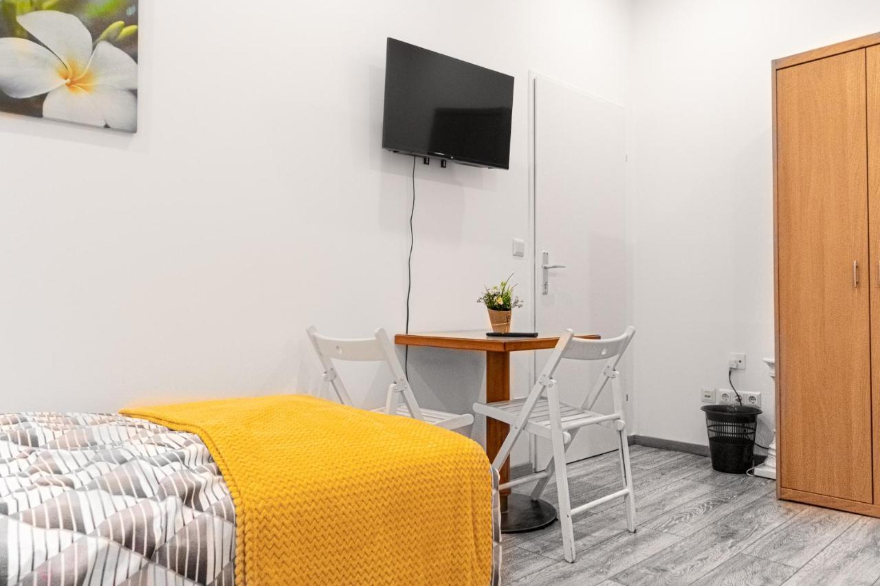 Fullfilling 3Br Shared Apartment With Pleasing Patio Wien Exterior foto